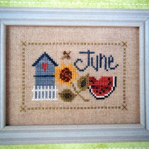 Juni (ohne Charm) - Flip It A Year mit Anhänger von Lizzie Kate Vintage kleine gezählte Kreuzstich Muster Packungsbeilage 2001