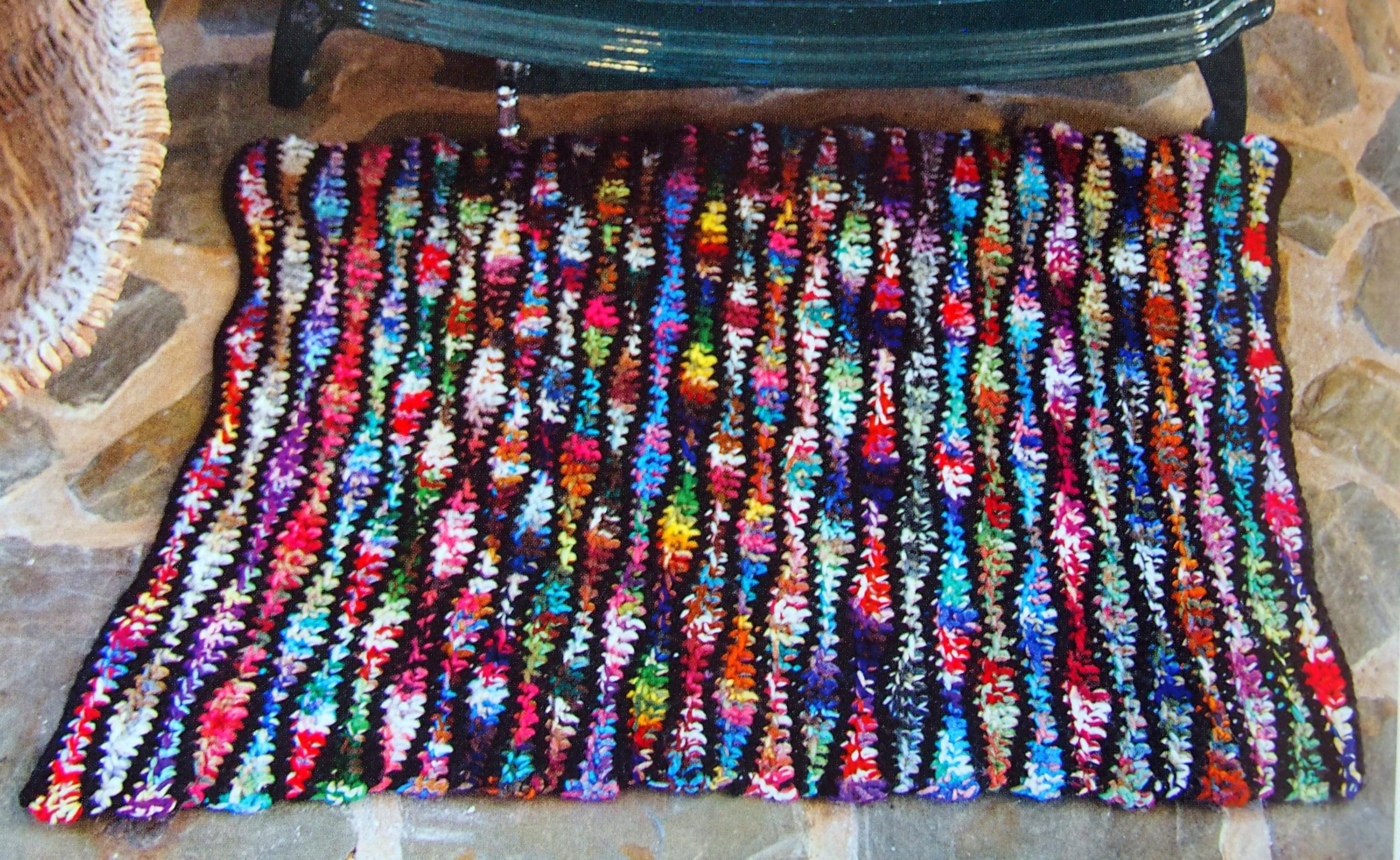 Crocheting Rugs - 40 Designs by Nola A Heidbreder and Linda Pietz