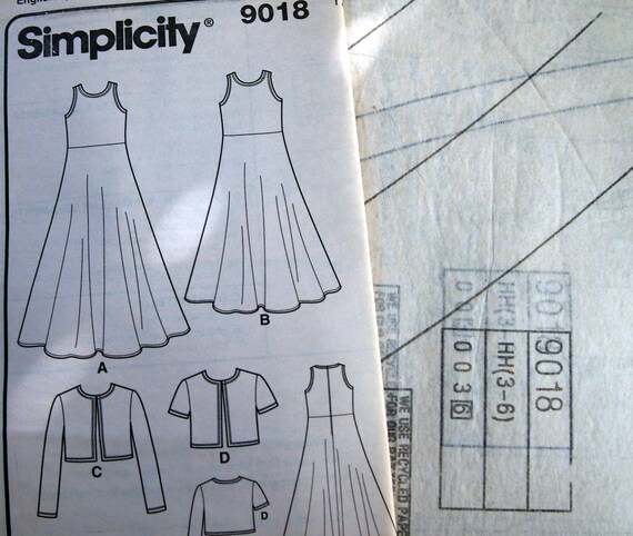 Simplicity SS9560K5   Vestito da bambina e da bambino, top e gonna K5 7 8 10 12 14