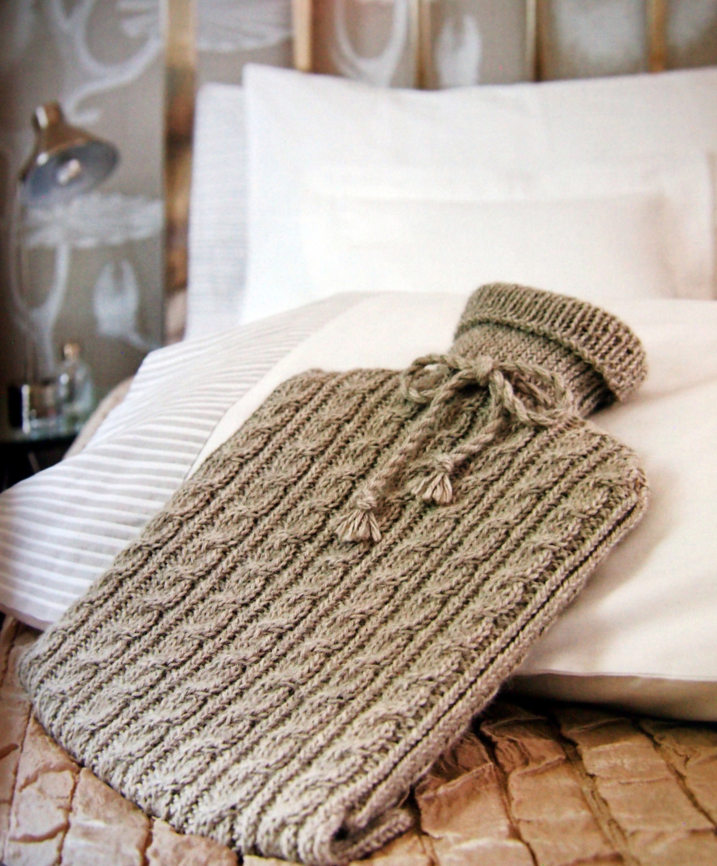 The Very Easy Guide to Cable Knitting by Lynne Watterson Paperback ...