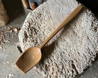 Flat edge spoons