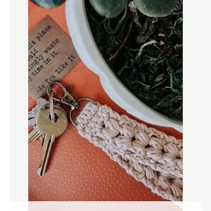 Crochet Pattern Wristlet | Crochet Keychain | Wristlet Keychain Crochet Pattern | PDF Digital Download