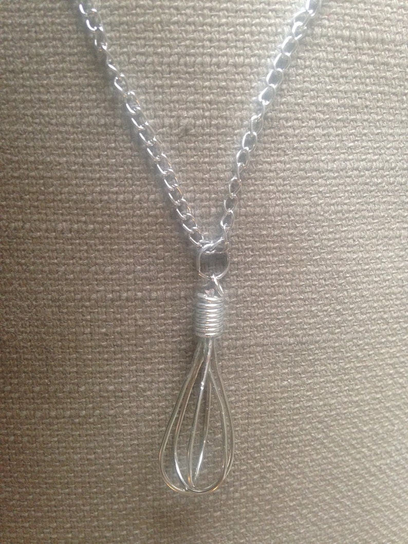 Mini wire whisk necklace