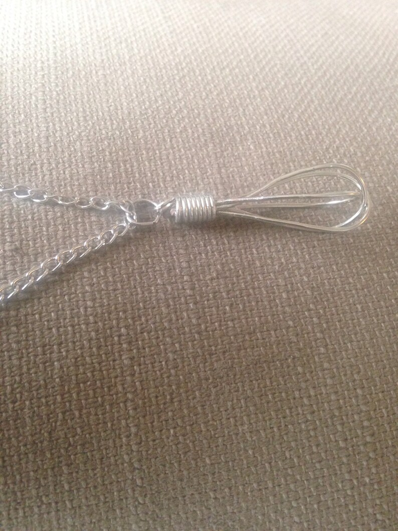Mini wire whisk necklace