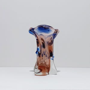 Vase designed around 1960 by Karel Zemek for Mstišov Sklo in Czechoslovakia.