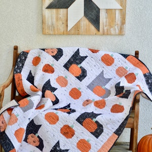 Pumpkins and Cats PDF Quilt Pattern, DOWNLOAD image 3