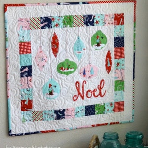 Noel Mini Quilt (Christmas Mini Quilt) PDF Quilt Pattern