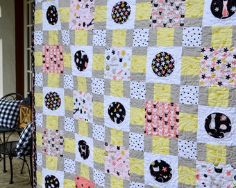 Bouncing Off The Walls PDF Quilt Pattern, Cat Quilt, Theme Print Quilt