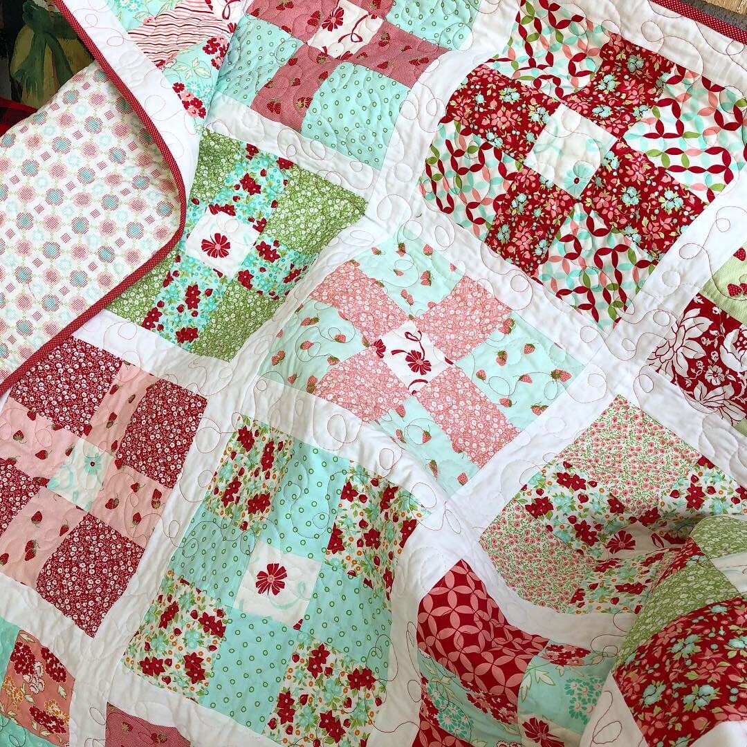 Uneven 9-Patch Quilt PDF Quilt Pattern, Swell Christmas Quilt Pattern