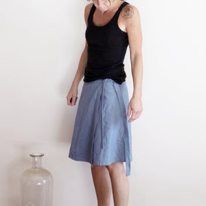 Falda envolvente de lino hasta la rodilla Midi, envoltura de lino natural, falda de verano, envoltura casual, moda ecológica imagen 5