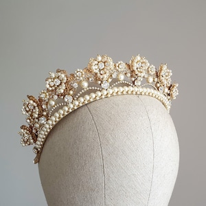 Wedding pearl crown Bridal crown Bridal flower tiara Wedding pearl tiara Gold flower crown gold Gold tiara Bridal crystal crown