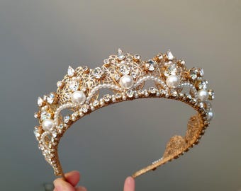 Bridal tiara Wedding pearl crown  Bridal crown with pearl and crystal Wedding pearl tiara Gold tiara Bridal crystal crown