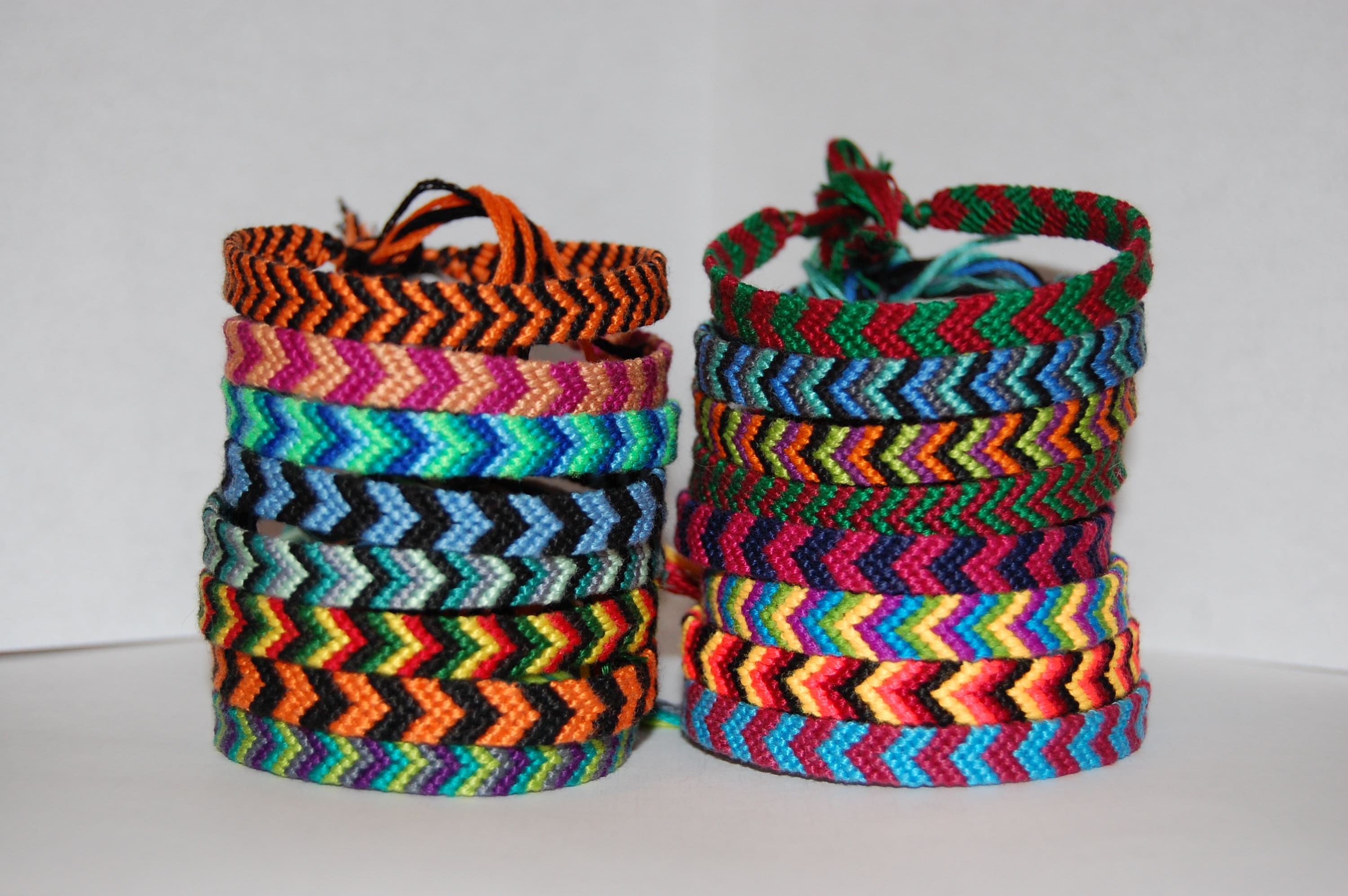 Chevron Friendship Bracelets | Fort Bend County Libraries