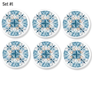 ポルトガルのアズレージョ タイル アート キャビネット ノブ、テラコッタ アクセント付きブルー タラベラ、抽象的な南西部風引き出し取っ手 - No. 624A23。