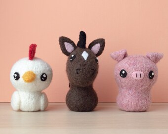 Felted Knit Horse, Pig, Chicken Amigurumi Knitting Pattern | Born in a Barn 1