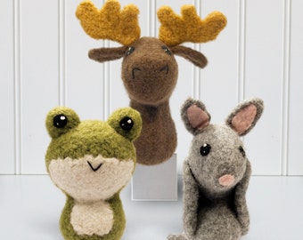 Backyard Critters 6 Felted Knitting Amigurumi Pattern avec Grenouille, Tatou et Orignal