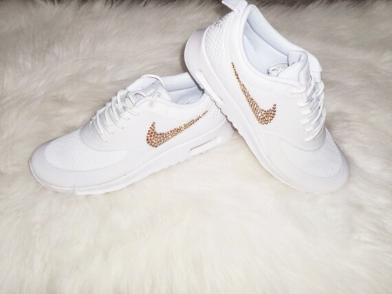 Holen Sie sich das Gold auf Verkauf Frauen Nike Air Max Thea Laufschuhe weiß auf weiß Bling Schuhe Swarovski gold Crytstals Hochzeit, Abschlussball Holen Sie sich das Gold auf Verkauf Frauen Nike Air Max Thea Laufschuhe weiß auf weiß Bling Schuhe Swarovski gold Crytstals Hochzeit, Abschlussball
