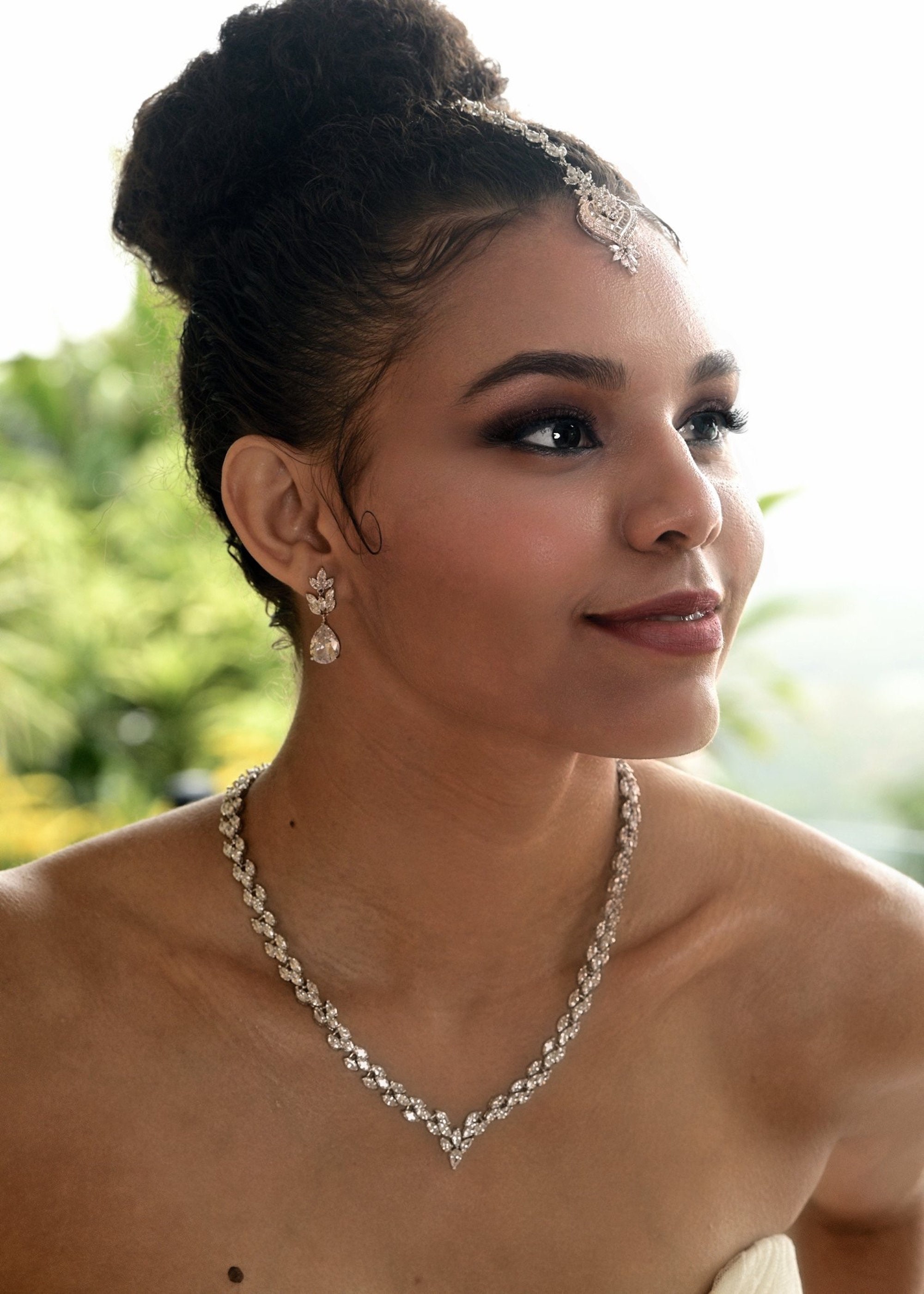 Crystal Chandelier Hair Bridal TIKKA, Indian Wedding Crystal  display picture 1