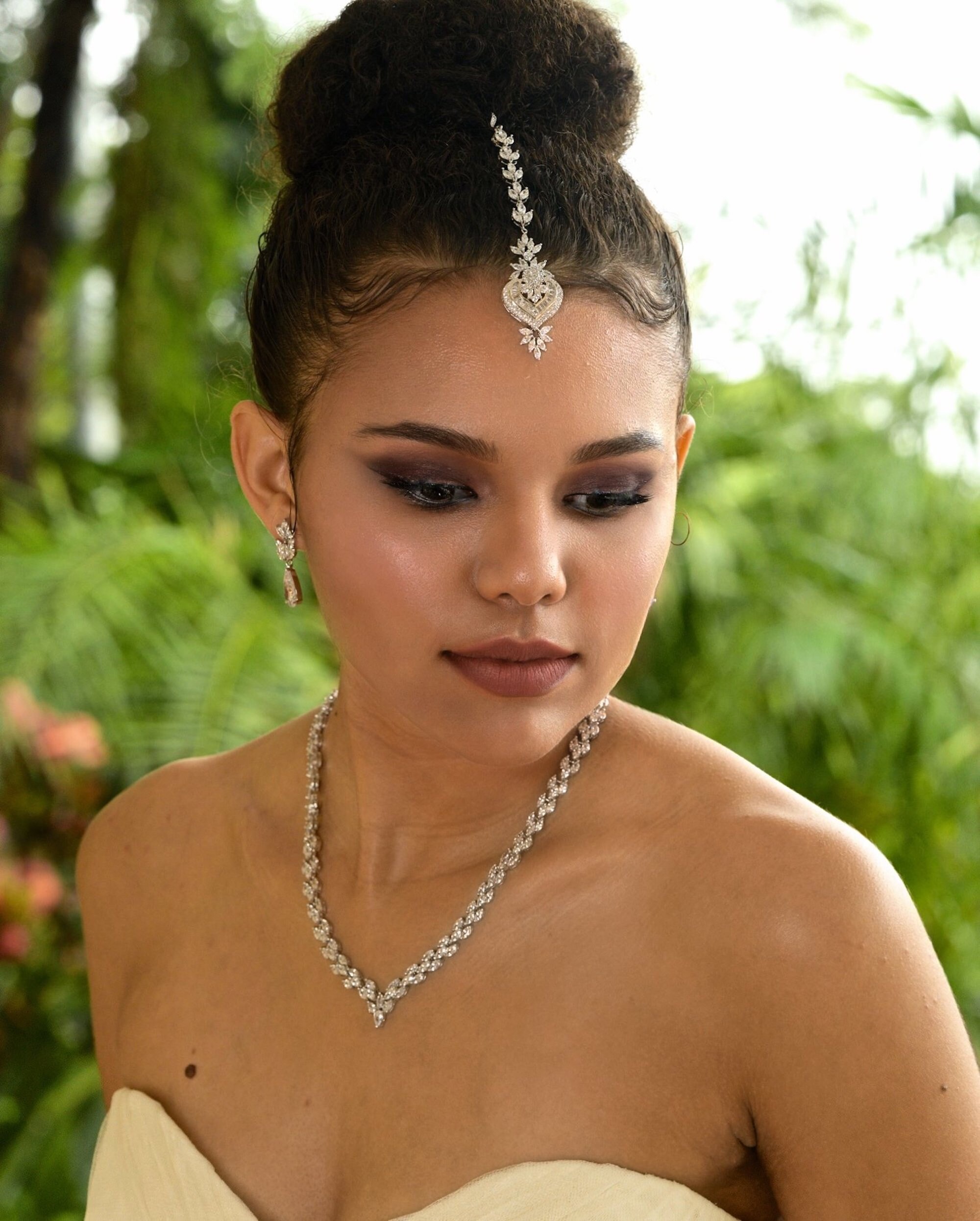 Crystal Chandelier Hair Bridal TIKKA, Indian Wedding Crystal  display picture 2