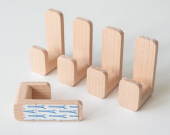 Self-adhesive beech wooden rounded Japandi wall hooks sets, 2kg carrying capacity, Scandinavian adhesive wall hooks, simple wall hangers.