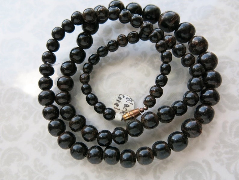Black Collectible Vintage Graduated Beads Rare Not Dyed or Waxed Gorgeous Browns Black Coral Natural Burgundy Flash Handcut Rounds