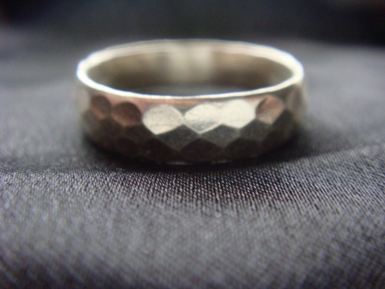 Faceted Sterling Silver Ring Unisex Wedding Band men's wedding band afbeelding 4