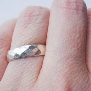 Faceted Sterling Silver Ring Unisex Wedding Band men's wedding band Bild 2