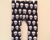 Handmade black and white skull baby leggings//sizes NB-5T//cute baby leggings//baby boy leggings//baby girl leggings//halloween leggings//