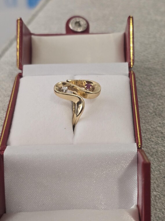 14k Solid Gold Ruby and Diamond Ring: Vintage Fin… - image 3