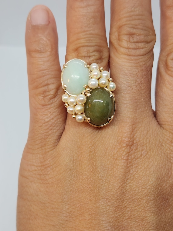 Ming's 14k solid gold jade and white pearl ring / 