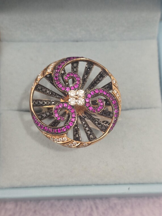 18k Rose Gold Swirl Ring: Ruby, Black & White Dia… - image 1
