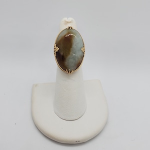 Ming's Vintage 14k Gold Jade Cabochon Ring - Size 5