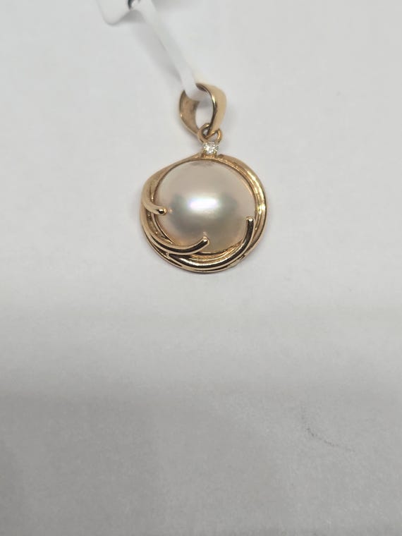 14k Solid Gold Mabe Pearl Pendant: Vintage Fine Jewelry