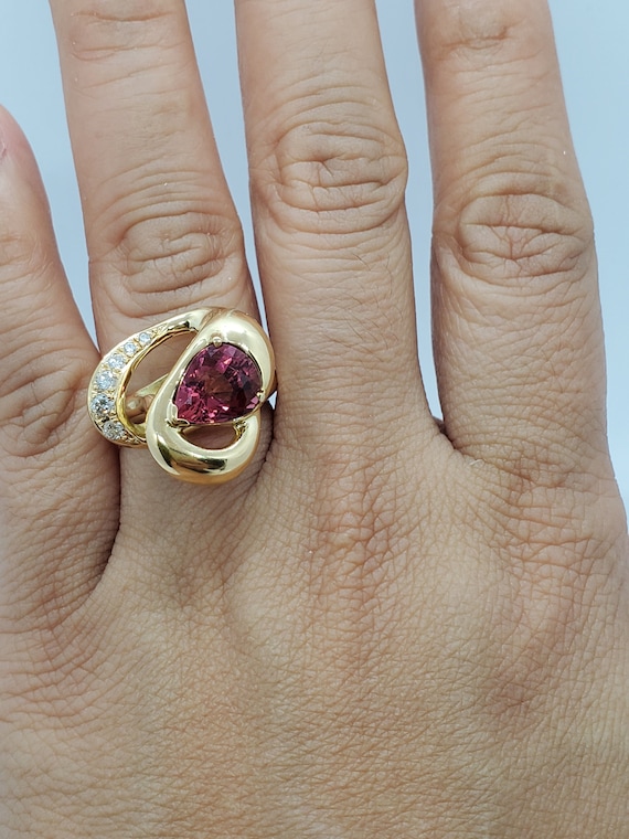 Stunning 18k solid gold  cranberry color tourmalin