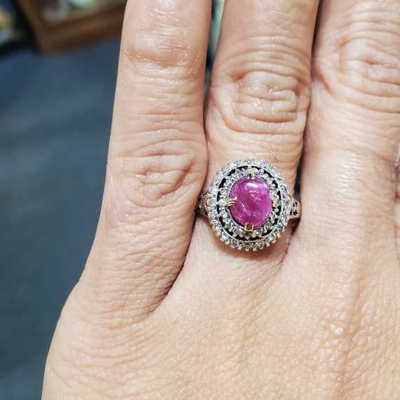 Vintage 14k Gold Star Ruby Cabochon & Diamond Ring - image 1