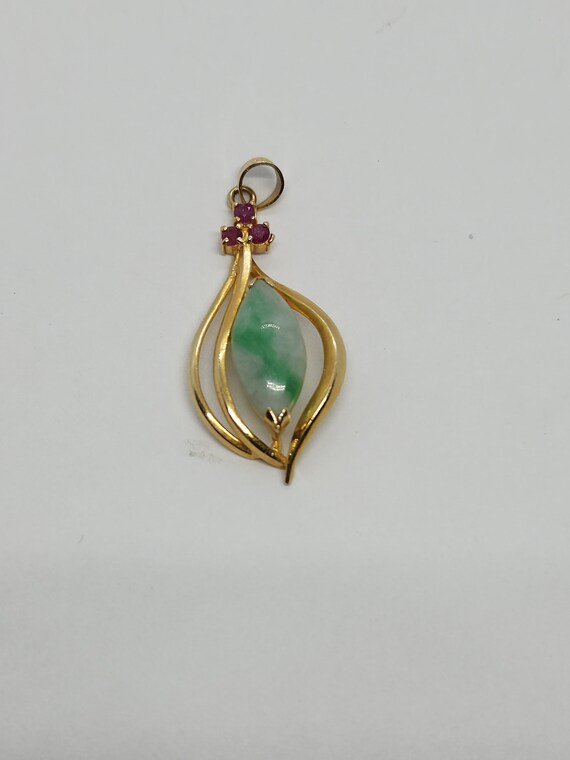 14k Gold Jadeite Jade Pendant with Ruby Accent - … - image 8
