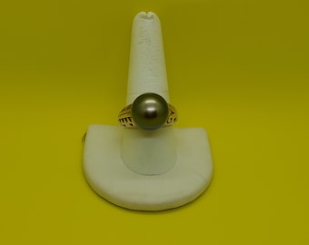 Vintage 18k solid gold tahitian pearl ring