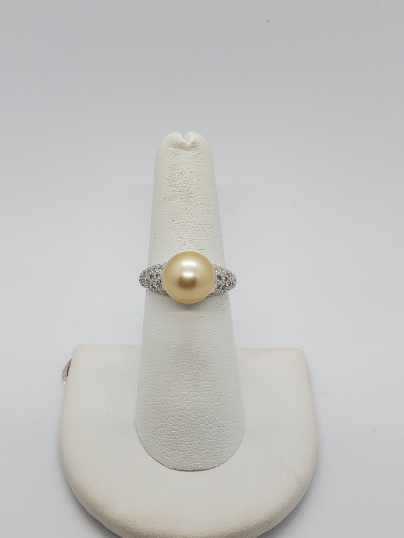 18k solid gold with  golden pearl and diamond ring - image 1