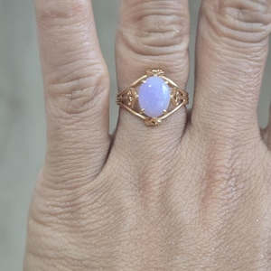 14k solid gold lavender jade ring / gift for her / vintage jewelry