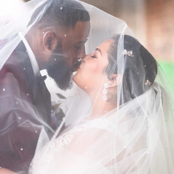 Crystal Rhinestone Scatter Wedding Veil: Bridal Chapel  display picture 2