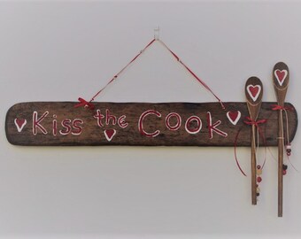 Deco di Mare kitchen sign "Kiss the Cook" unique white red brown coastal driftwood art OOAK artistic handpainted home wall decor