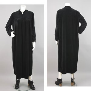 Vintage Black Velvet Robe, Long Length Zip Up Housecoat, Cabernet, Women's Medium