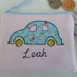 Gepersonaliseerde autotas voor meisjes - Aangepaste portemonnee-etui met naamkeuze - Roze ontwerp met bloemenvoering - Uniek cadeau voor haar rijexamencadeau