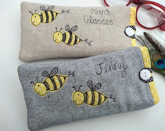 Personalised Bee Glasses Case - Spectacles or Sunglasses Pouch on Linen or Grey Wool - Customisable Gift for Mum Granny Nan Auntie Gardener