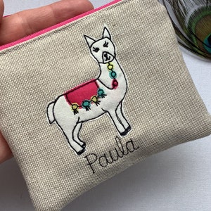 Gepersonaliseerde Alpaca Llama Coin Card Purse Wallet Pouch - Havermoutlinnen en roze bloemen - Keuze van woorden - Geborduurd cadeau voor Lama Lover
