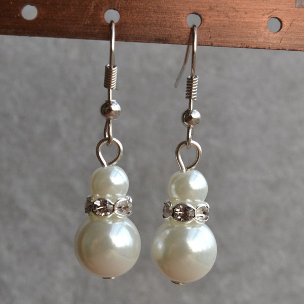 white pearl earrings,Glass Pearl earrings,rhinestones earrings,dangling pearl earrings,Wedding earrings,bridesmaid earrings, drop Jewelry