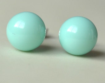 Baby Blue Pearl Earrings,Glass Pearl earrings,Baby Blue Earrings,round pearl stud earrings,bridesmaid earrings,wedding Jewelry