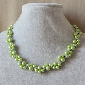 lime green pearl Necklace,Glass Pearl Necklace,Pearl flower Necklace,Wedding Necklace,bridesmaid necklace,lime green Jewelry