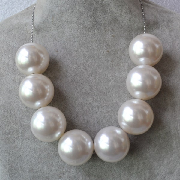 Very Huge Pearl Necklace, 30mm  faux pearl necklace,statement necklace, imitation pearl necklace, big pearl necklace, bridesmaid jewelry