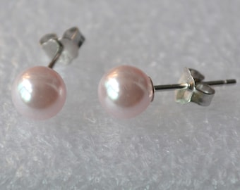 small pale pink Pearl Earrings,6 mm Glass Pearl earrings,pale pink Earrings,round pearl stud earrings,bridesmaid pale pink bead earrings